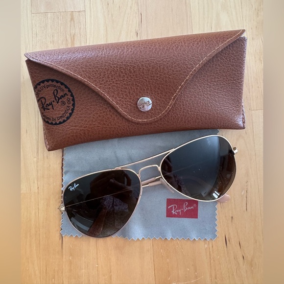 Ray-Ban Accessories - Ray-Ban Classic Gold Aviator Sunglasses